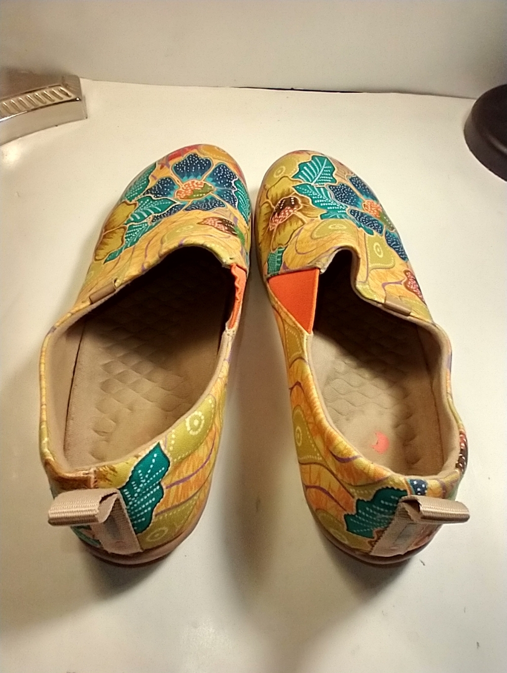Colorful Floral Slip-On Women's Shoes - Yellow - Picture 8 of 10